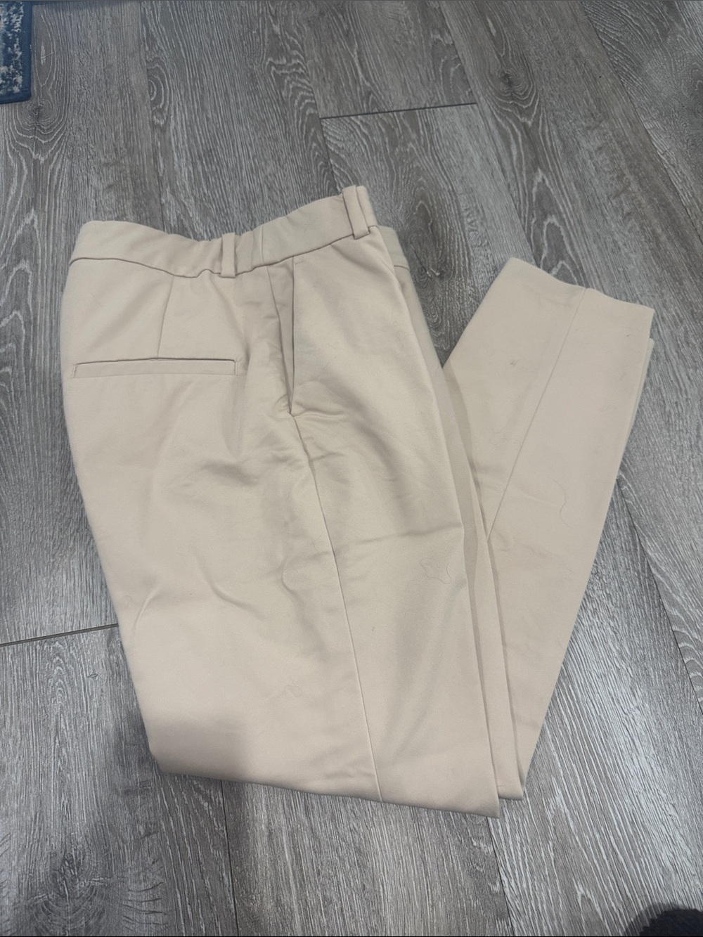 H&M Light Cream Cropped Dress Pants
